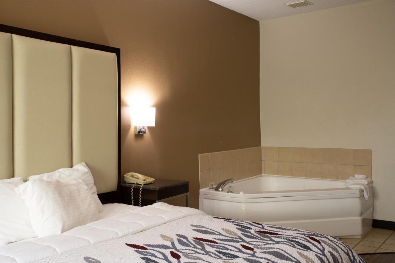 Blisspoint Inn & Suites ماريون المظهر الخارجي الصورة