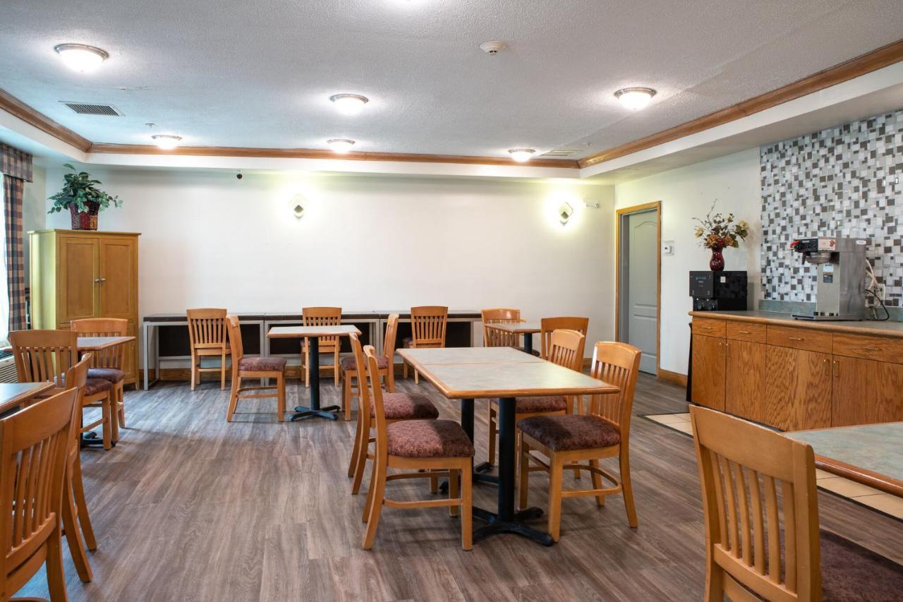 Blisspoint Inn & Suites ماريون المظهر الخارجي الصورة