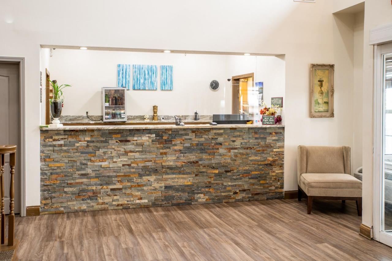 Blisspoint Inn & Suites ماريون المظهر الخارجي الصورة