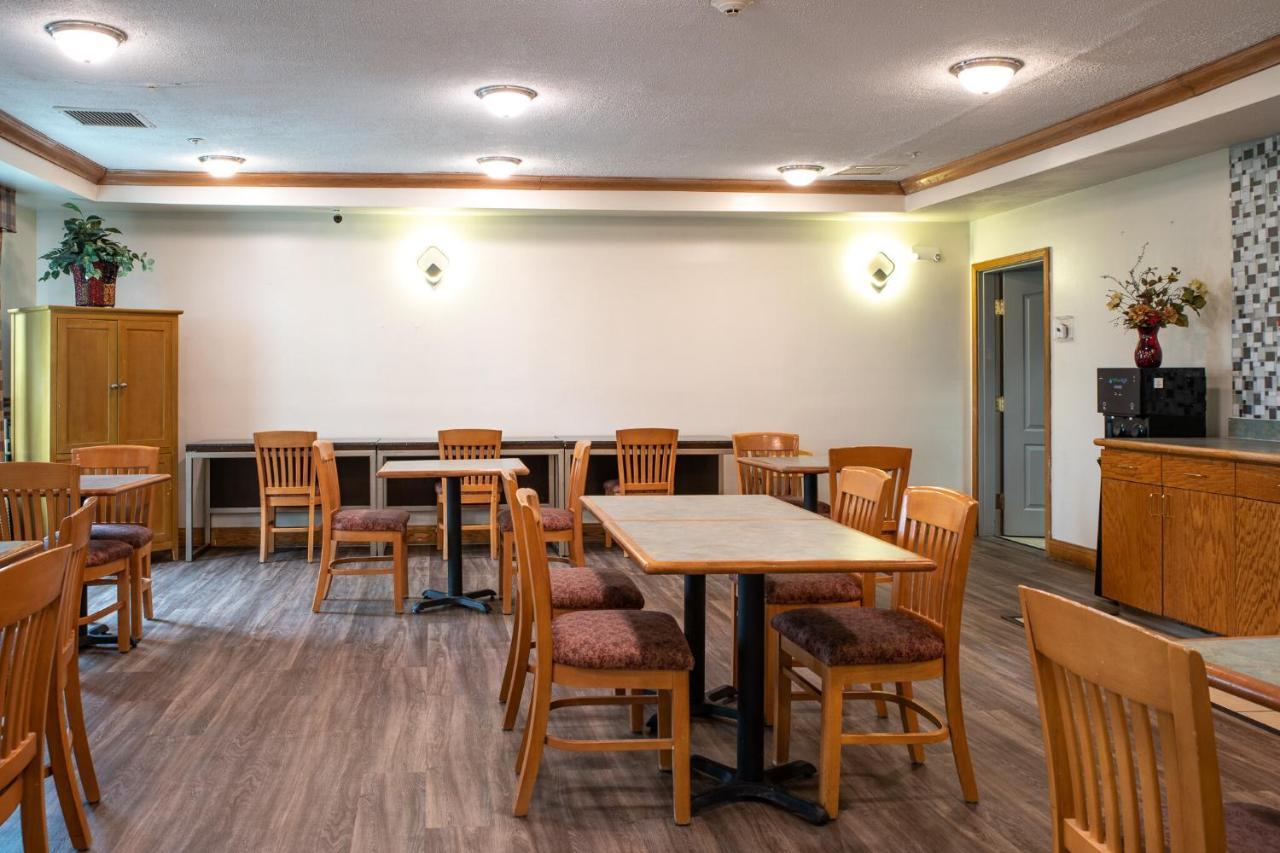 Blisspoint Inn & Suites ماريون المظهر الخارجي الصورة
