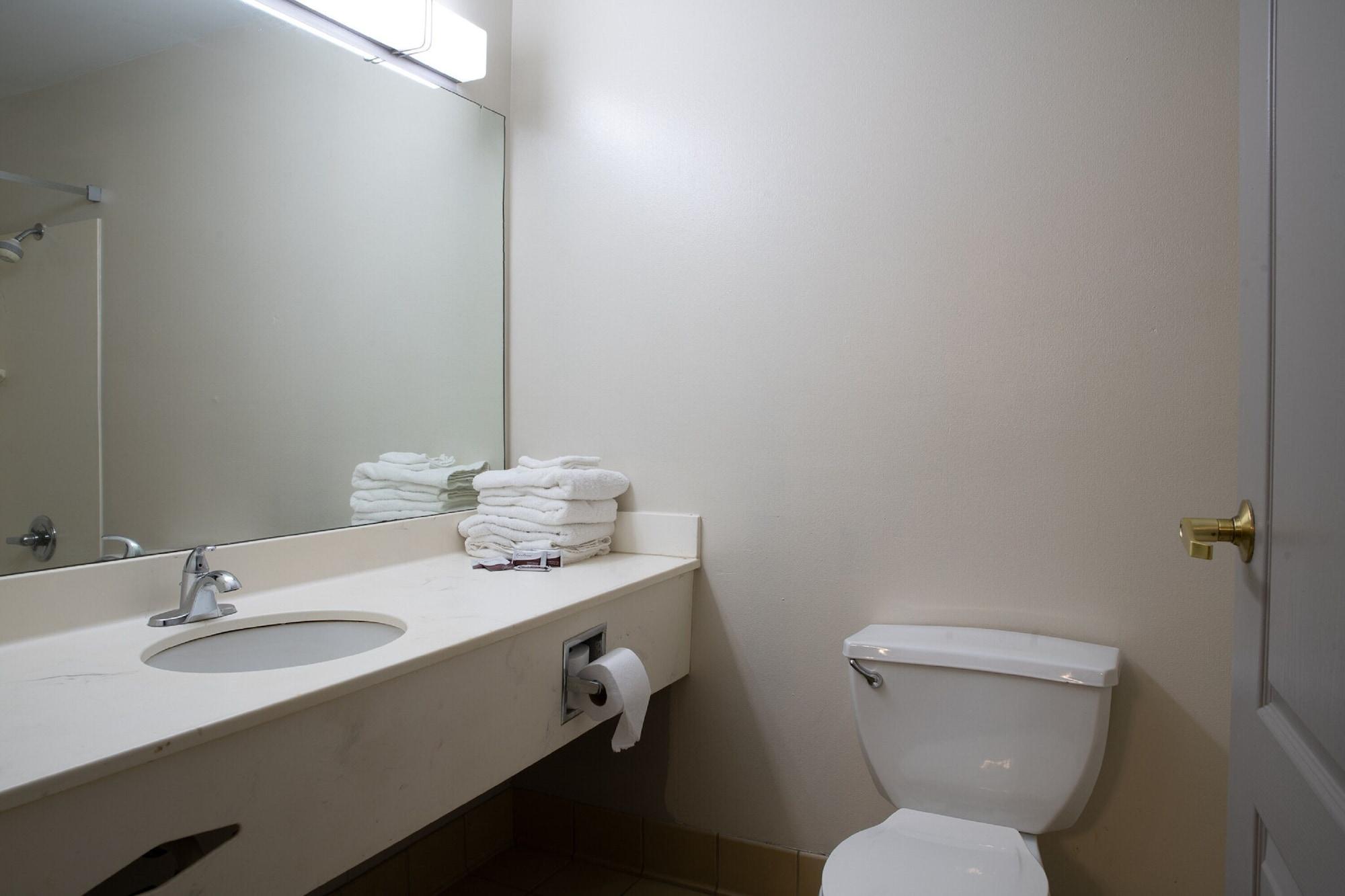 Blisspoint Inn & Suites ماريون المظهر الخارجي الصورة