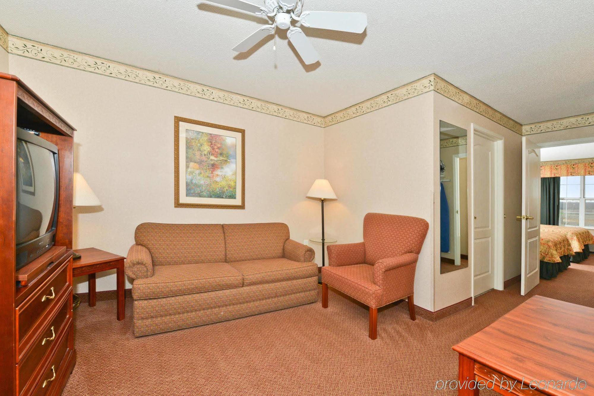 Blisspoint Inn & Suites ماريون المظهر الخارجي الصورة