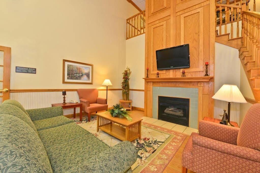 Blisspoint Inn & Suites ماريون المظهر الخارجي الصورة